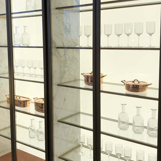 Marble as tall unit carcass.